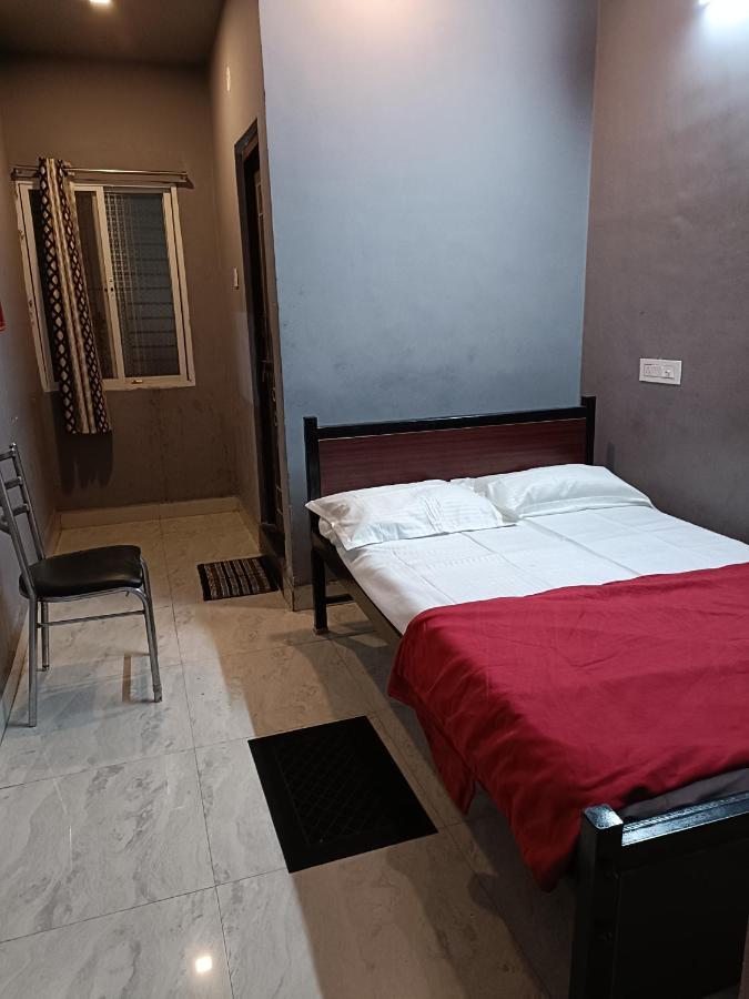 Radhika Lodge Ballari Bagian luar foto